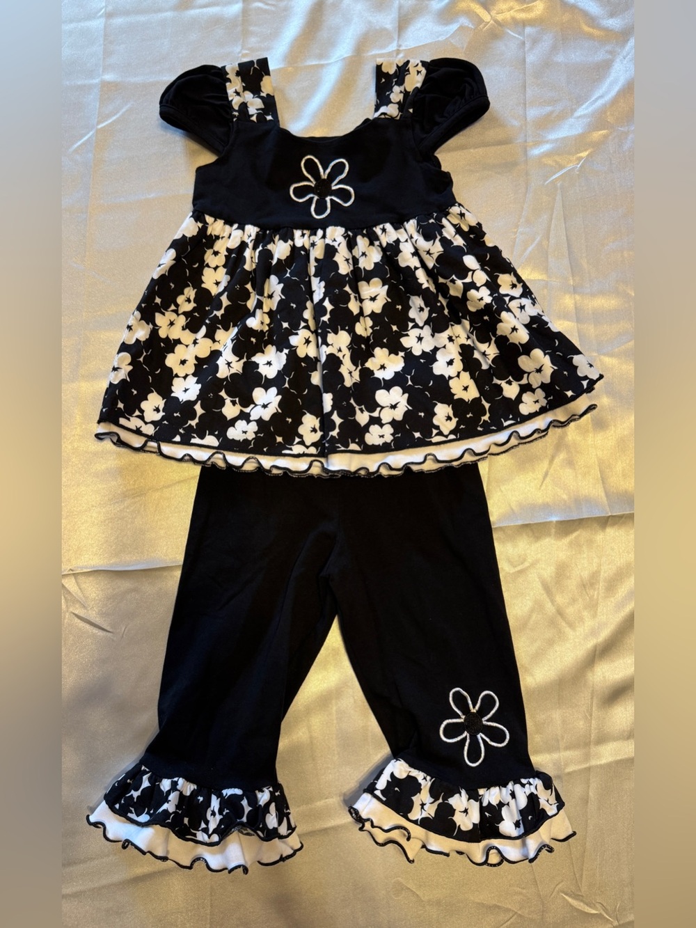 Rare Editions Black & White Floral Girls Matching Set Size: 18M